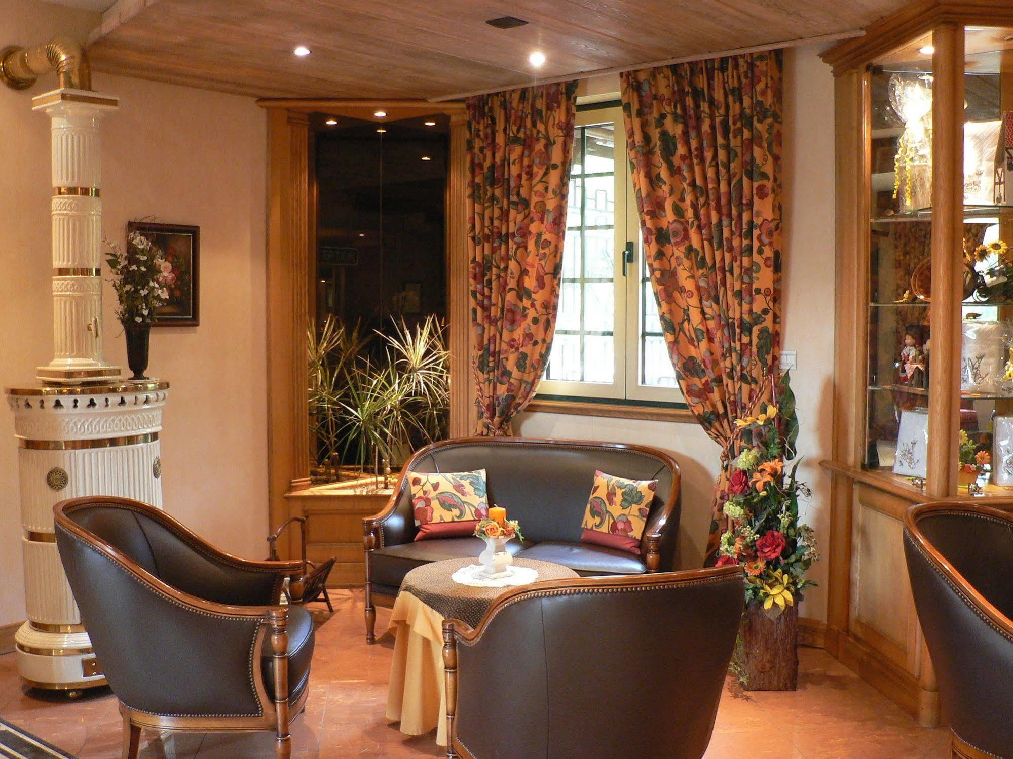 Hotel Le Mandelberg Mittelwihr Bagian luar foto