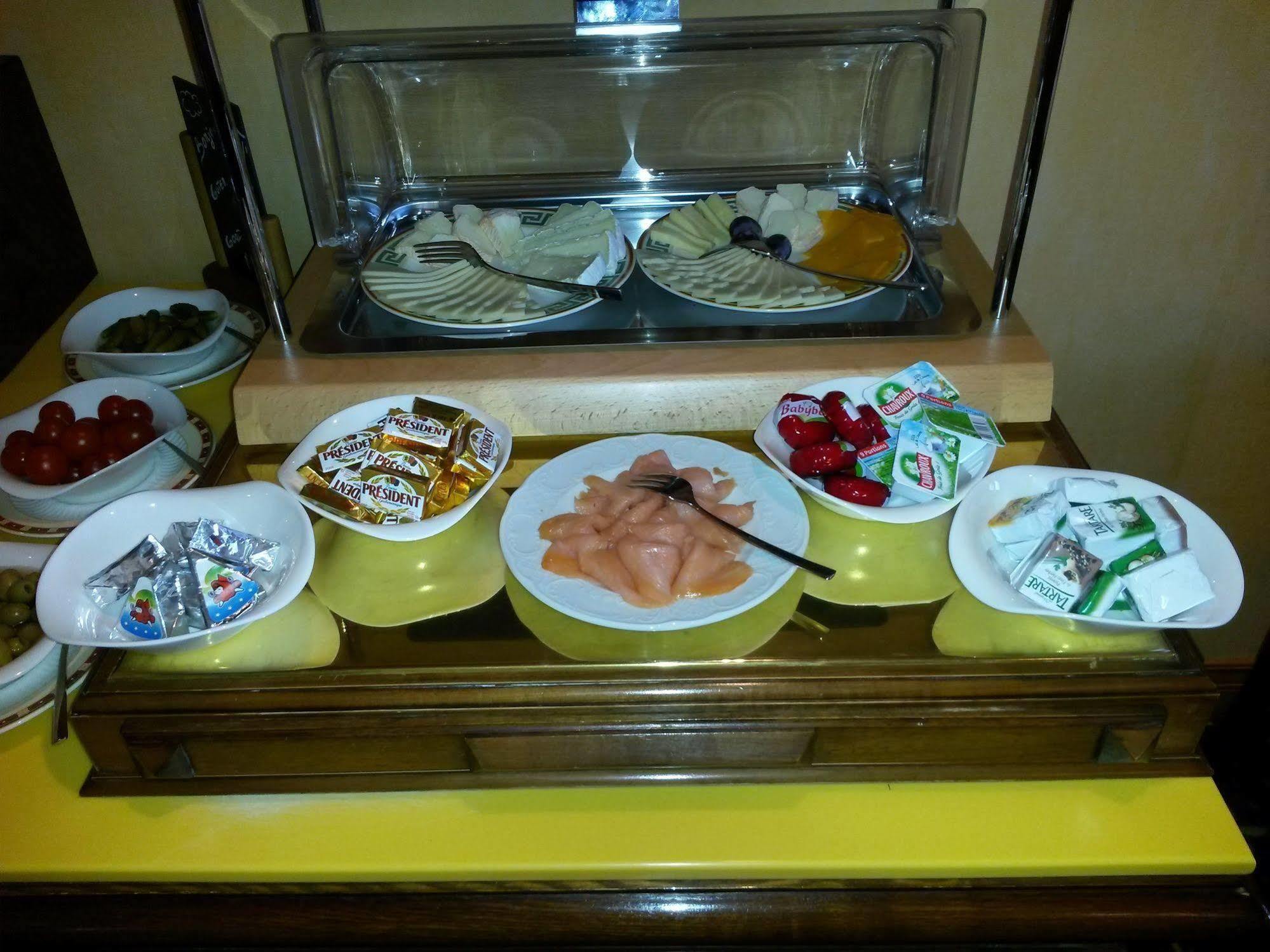 Hotel Le Mandelberg Mittelwihr Bagian luar foto