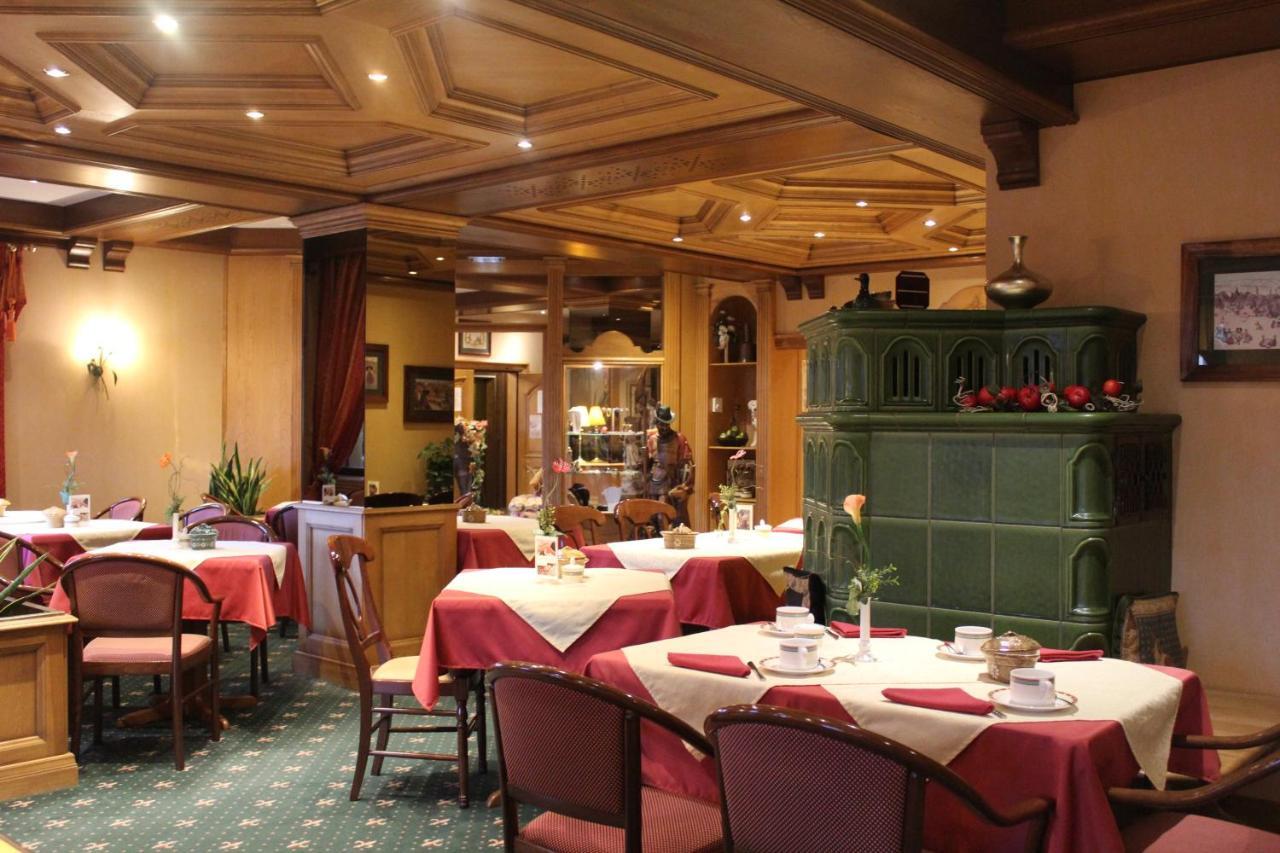 Hotel Le Mandelberg Mittelwihr Bagian luar foto