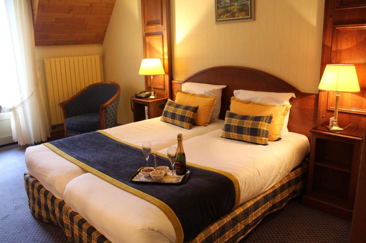 Hotel Le Mandelberg Mittelwihr Bagian luar foto