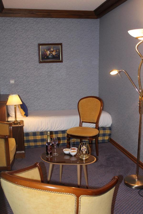 Hotel Le Mandelberg Mittelwihr Bagian luar foto