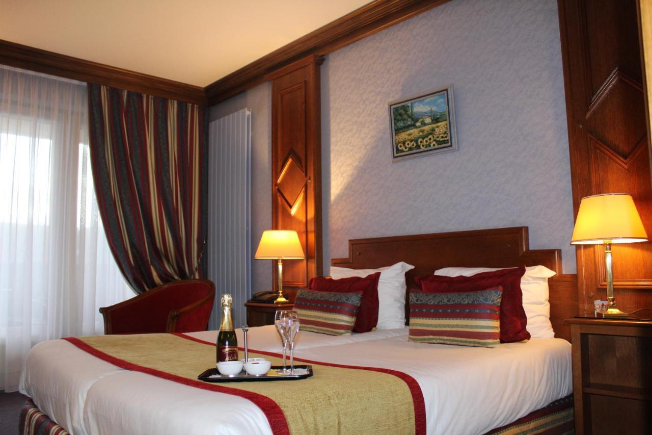 Hotel Le Mandelberg Mittelwihr Bagian luar foto