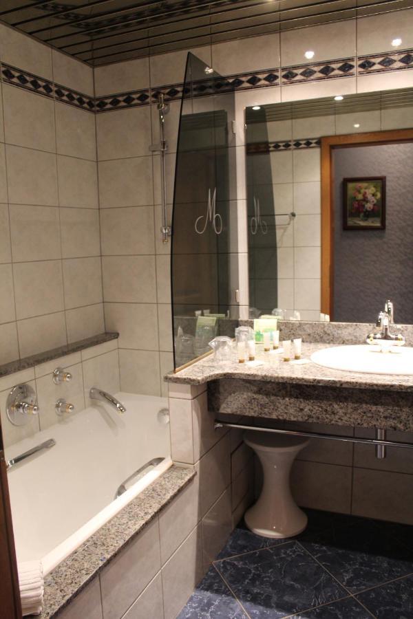 Hotel Le Mandelberg Mittelwihr Bagian luar foto